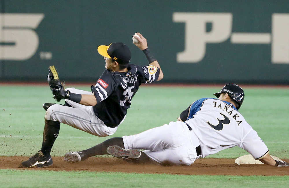 【野球用語】守備妨害とは？ポジションごとの事例やペナルティを解説